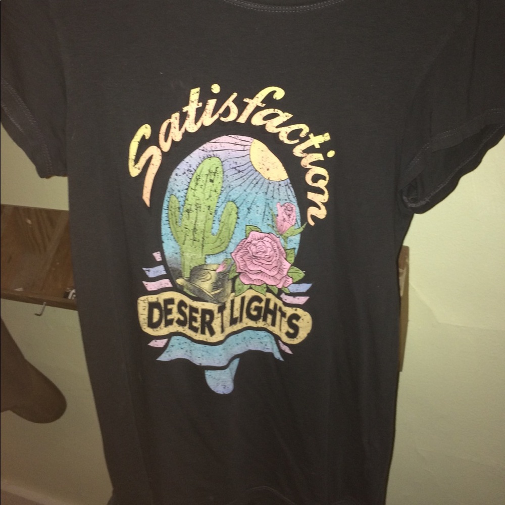 spell small satisfaction tee